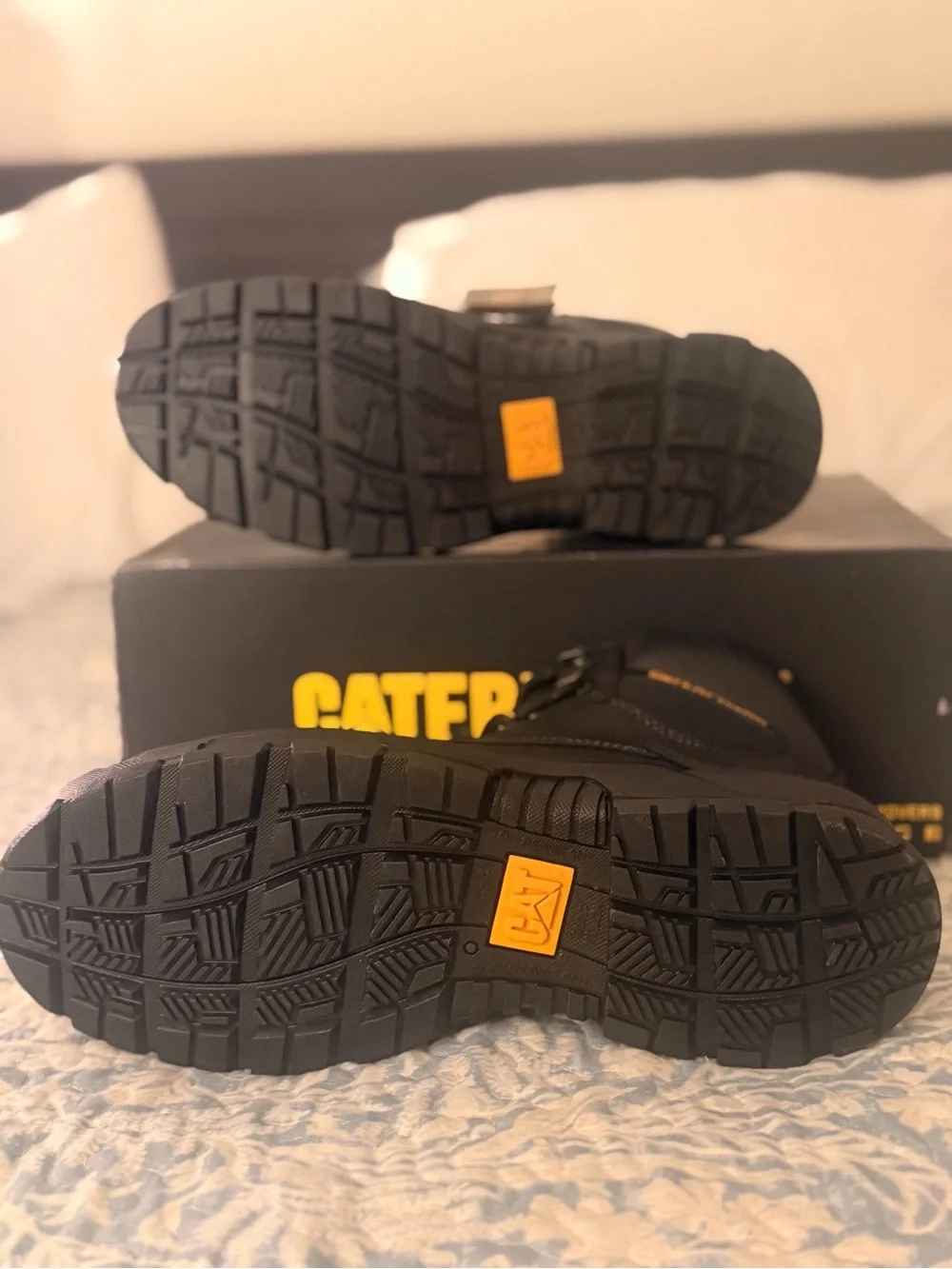Size 8 Men Caterpillar Men's Black Steel-Toe. Work Boot